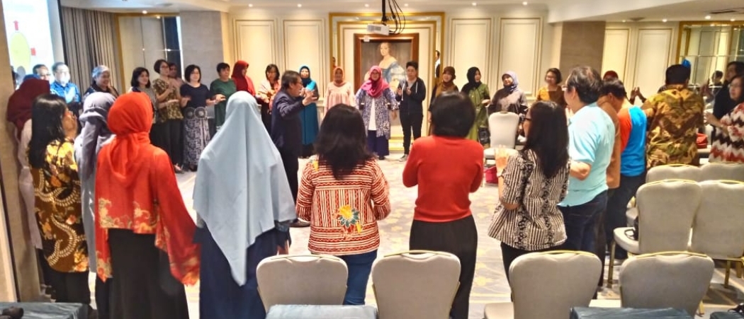 Workshop interaktif peserta pelatihan di hotel