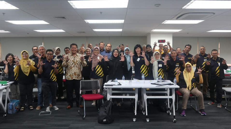 Foto bersama peserta pelatihan korporasi